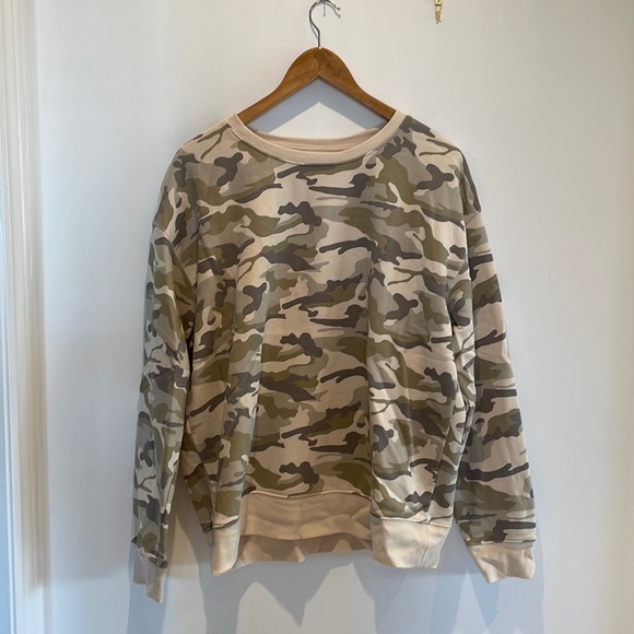 Camo sweatshirt by George. Size XL, more like L. - Picture 1 of 2